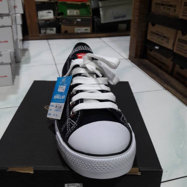 Sepatu cowok all star dallas