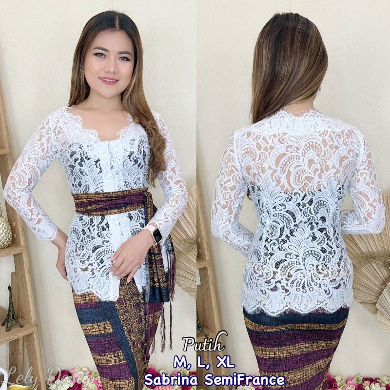 *Setelan kebaya sabrina*
⭐Kebaya bahan semi prancis ,bahan lembut dan halus
⭐Rok jaguar set selendan