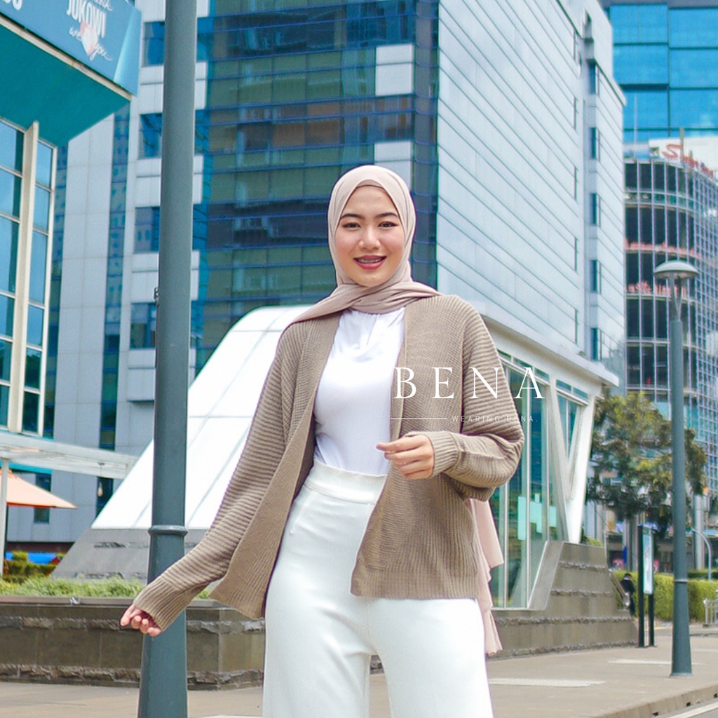 Cardigan Rajut Batwing - Wearing BENA