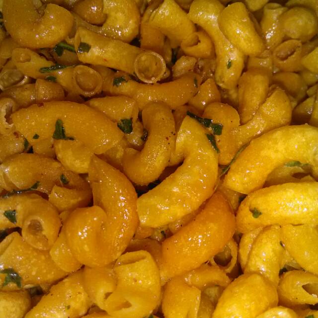 

Makaroni pipa asin gurih daun jeruk