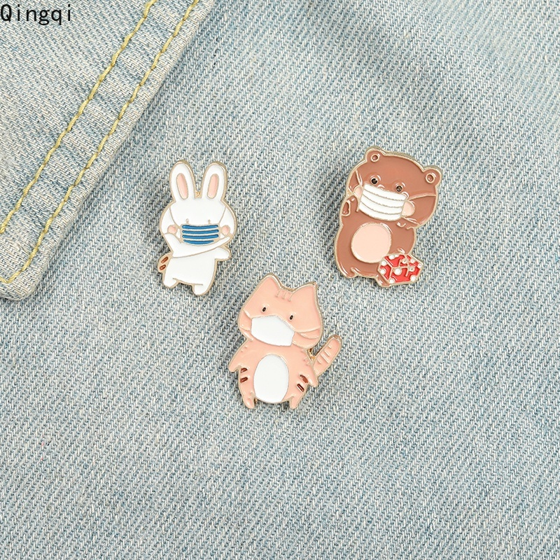 Bros Pin Enamel Bentuk Kartun Hewan Beruang Kucing Kelinci Untuk Hadiah Anak