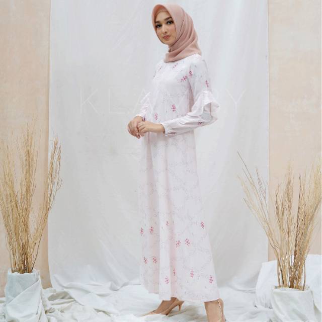 Amara Dress Wearing Klamby