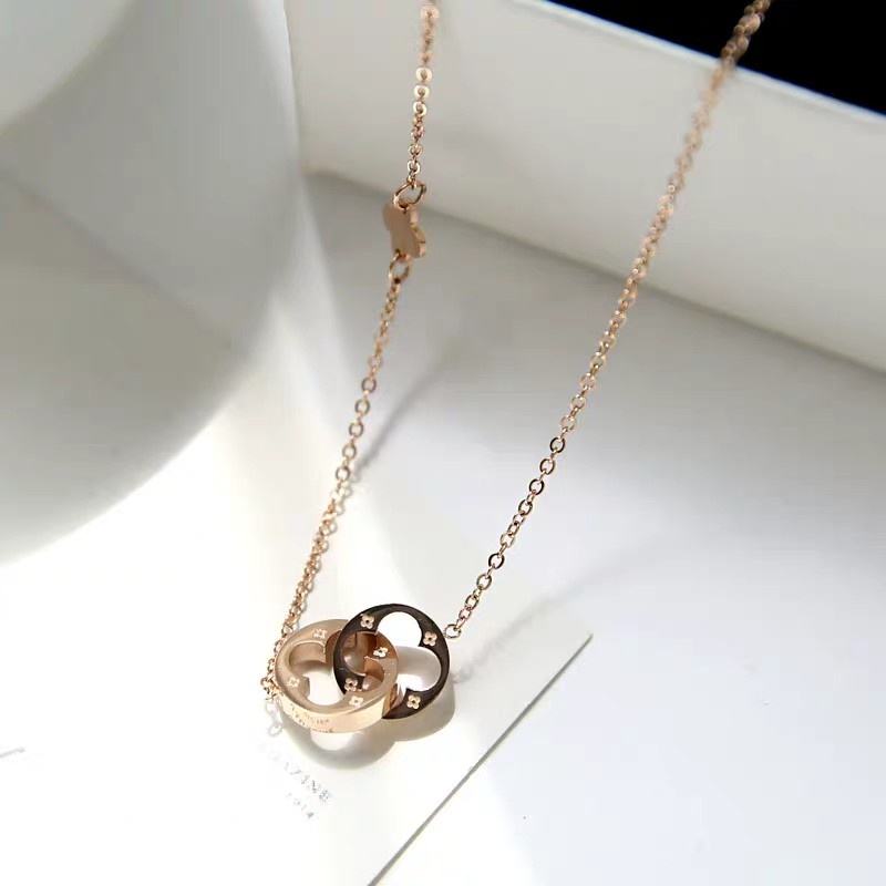 Kalung Desain Clover Bahan Titanium Steel 18K Warna Rose Gold Gaya Korea Untuk Wanita