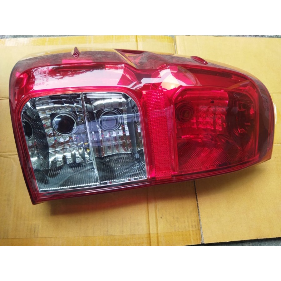 Stop Lamp Lampu Belakang Stop Toyota Hilux Revo 2016 - 2020 Up AM