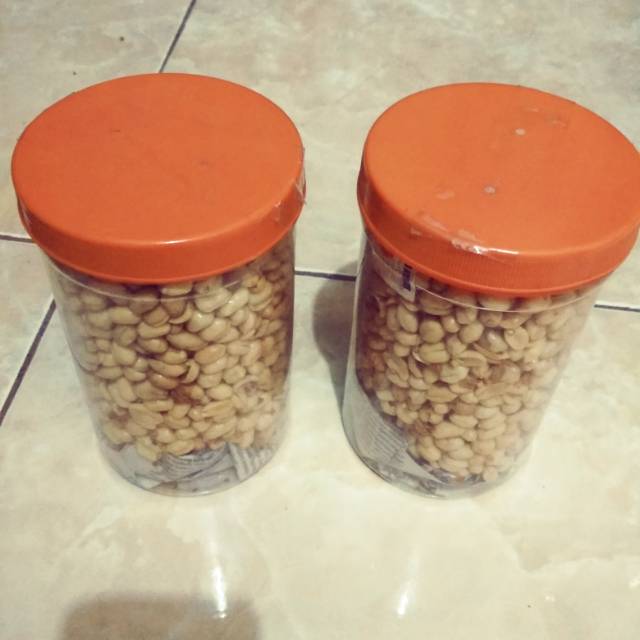 

Kacang Bawang Buat Cemilan 1 Stoples 30k