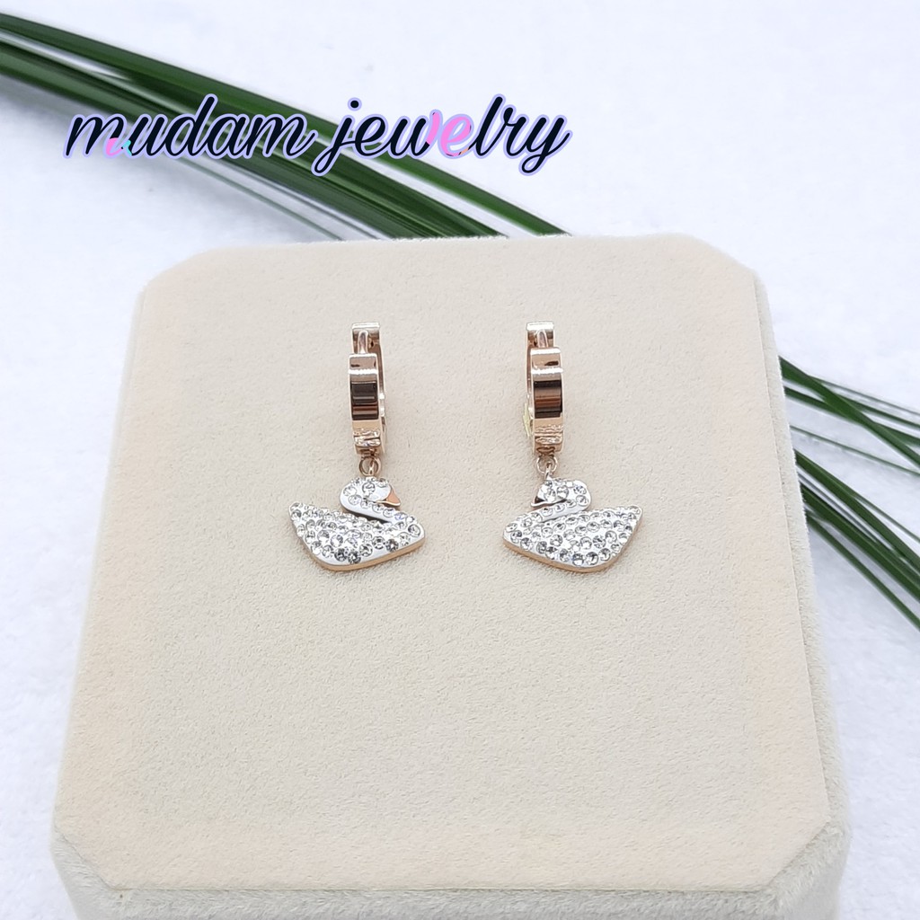 Anting Jepit Titanium Swan Kristal Putih Gantung Warna Rose Gold, Gold dan Silver