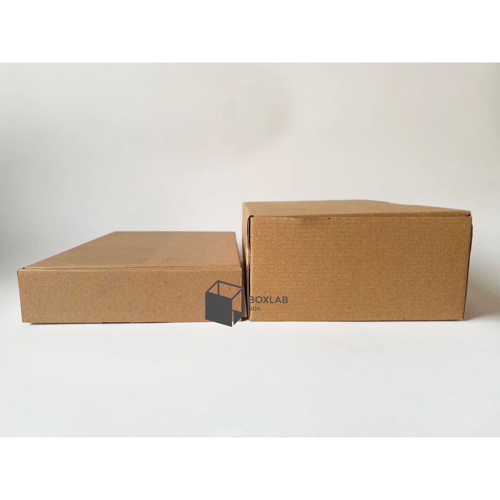 

Box 30x20x5 cm, Box Corrugated, Dus Baju , Box Packaging DC 30205