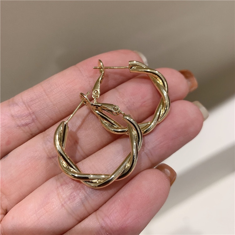 Anting Tusuk Model Twist Bahan Silver 925 Gaya Korea Untuk Wanita