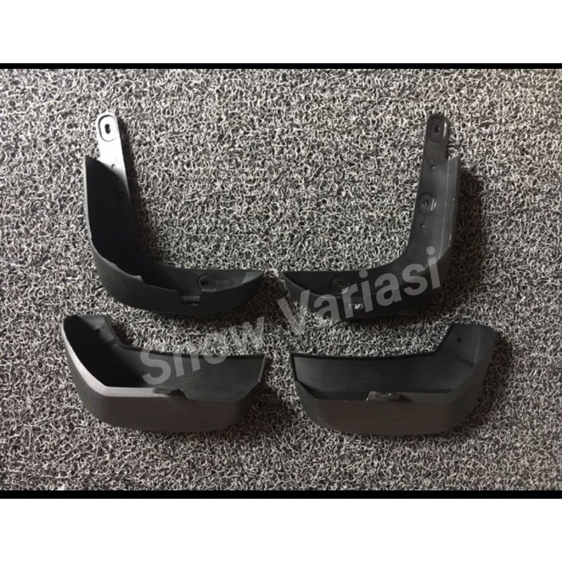 Karpet Lumpur / Mud Guard Mobilio tipe E