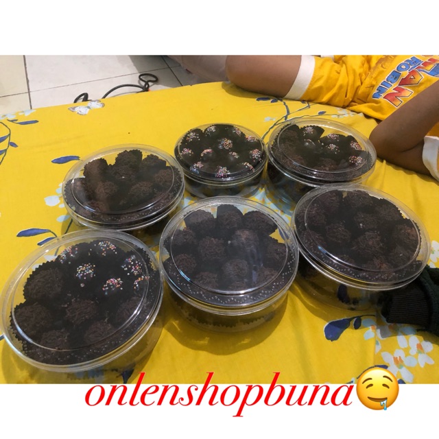 

kue bola bola coklat