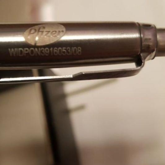 

Parker pen original lengkap box kartu cocok untuk hadiah kado