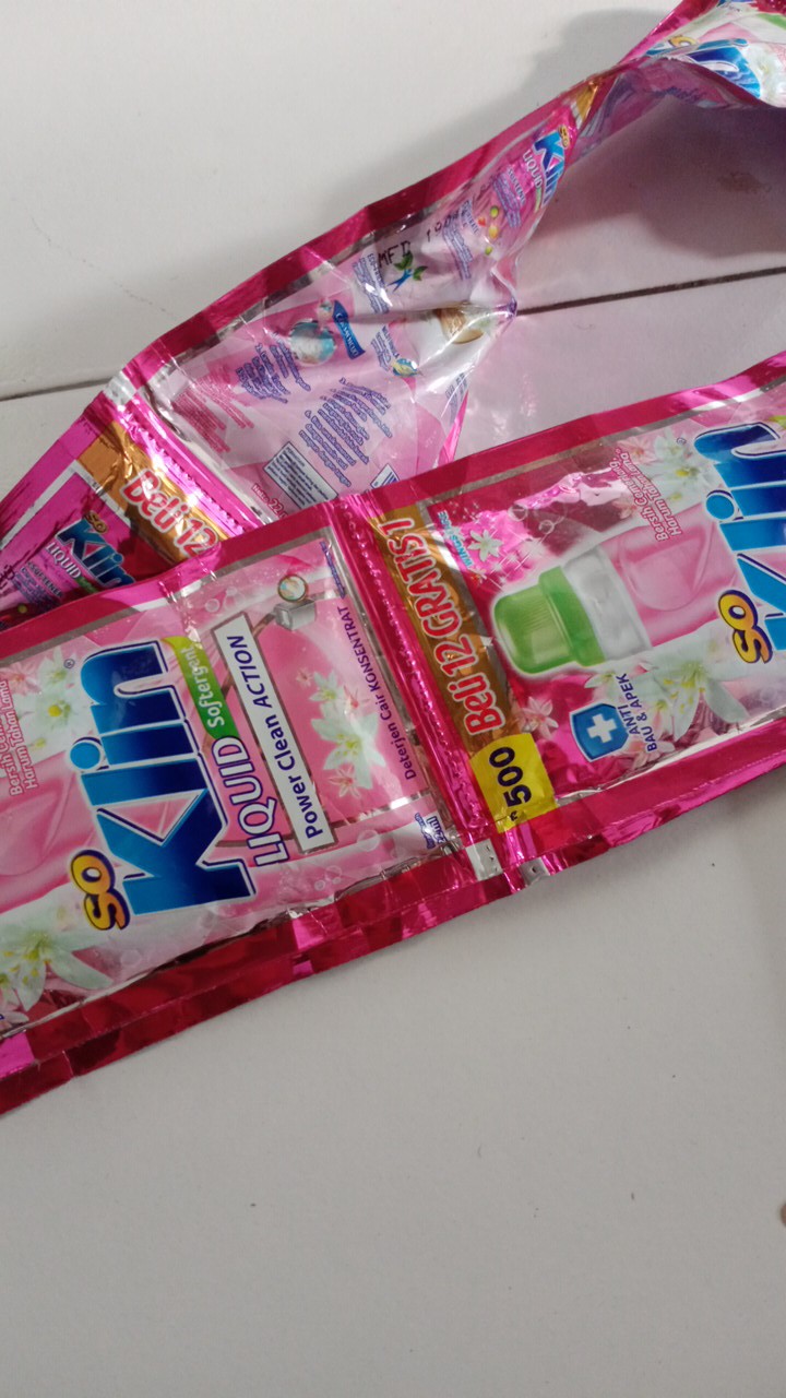 Soklin Liquid Deterjen Cair Sachet 22ml