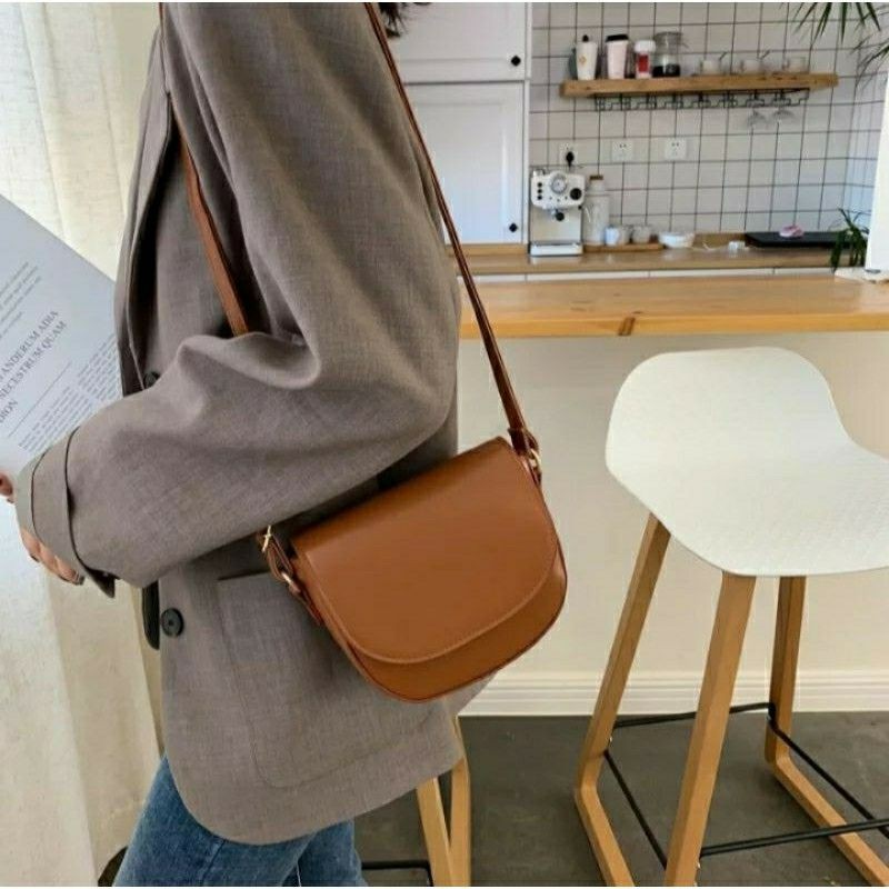 MURAH BANGET!!! TAS SELEMPANG WANITA TAS OVAL SIMPLE MODEL TERBARU DAN TERMURAH