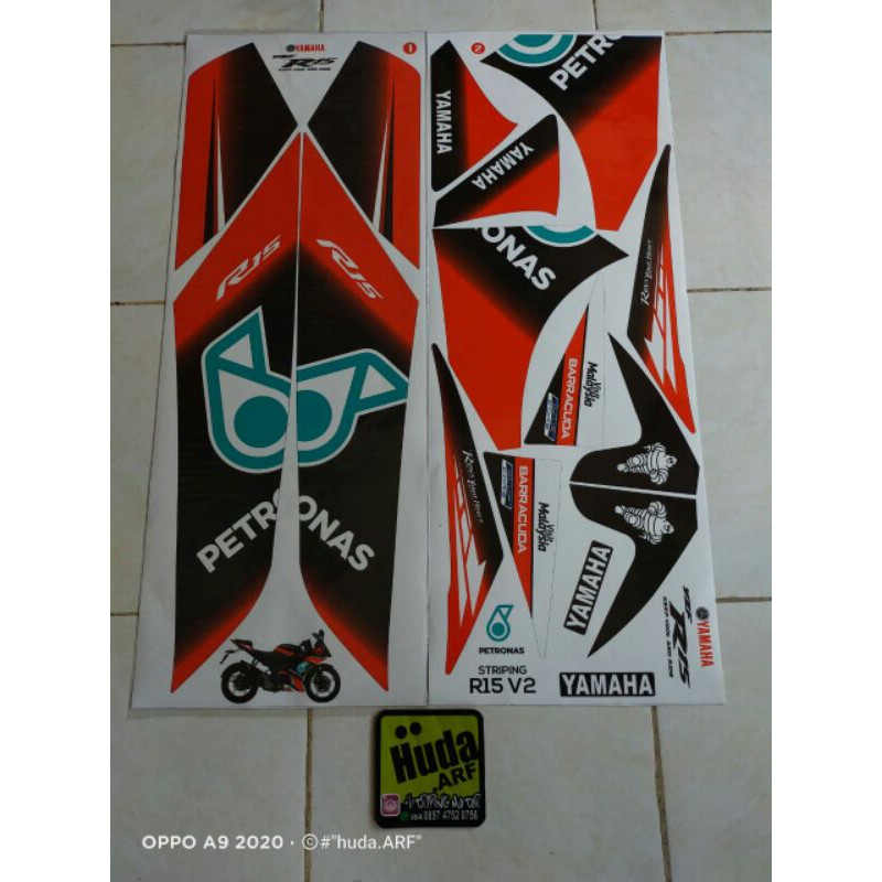 striping/stiker/lis variasi r15 v2 petronas