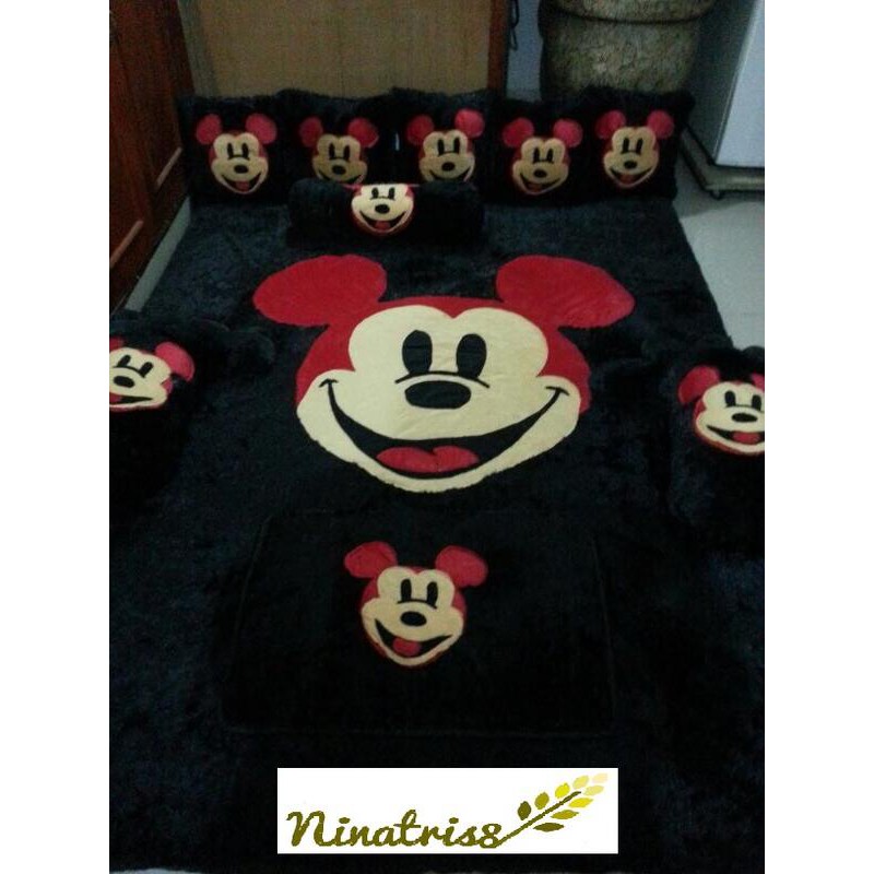 Karpet Karakter Bulu Rasfur Murah INOAC 5cm Uk 150x200 Motif Mickey Mouse Hitam