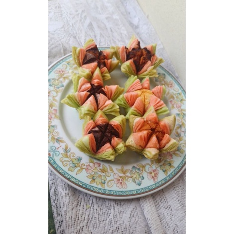 

Pre Order Shizun's Lotus Pastry by Wind (Baca Deskripsi)