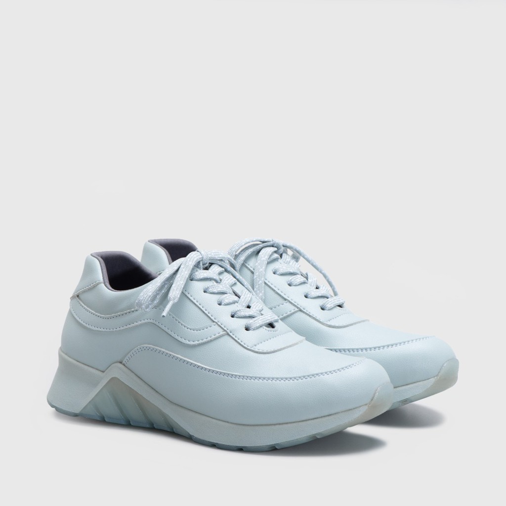 sneakers light blue