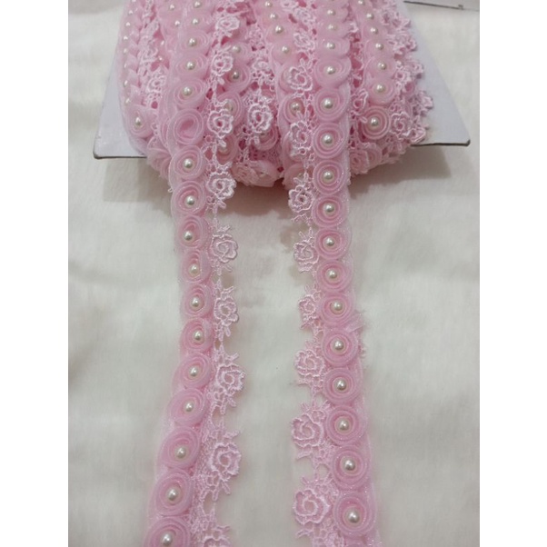 renda giper bunga tumpuk mutiara lebar 2,8cm harga per. 50cm