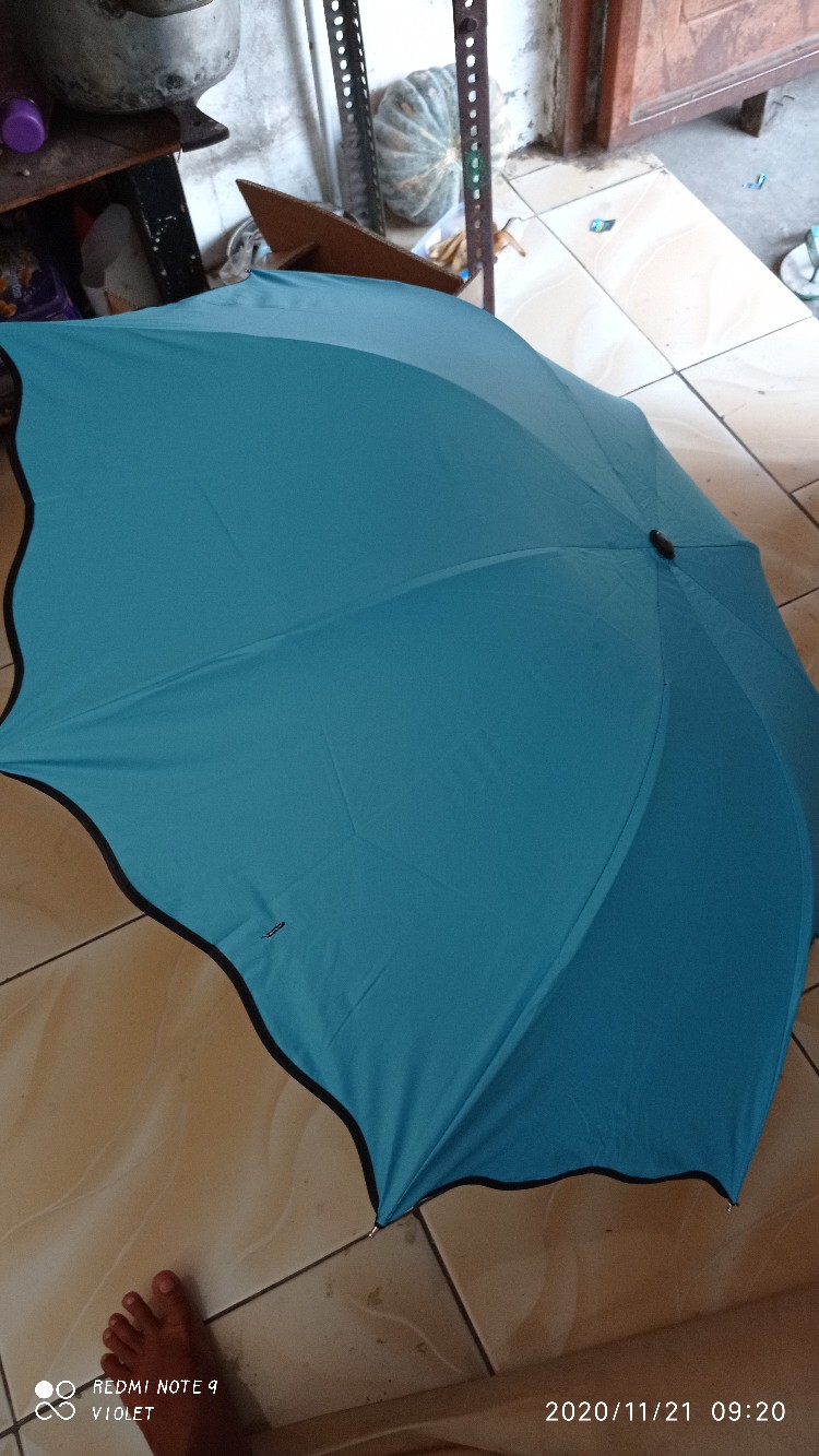 Payung Murah Terlihat Motif Bila Kena Air Hujan