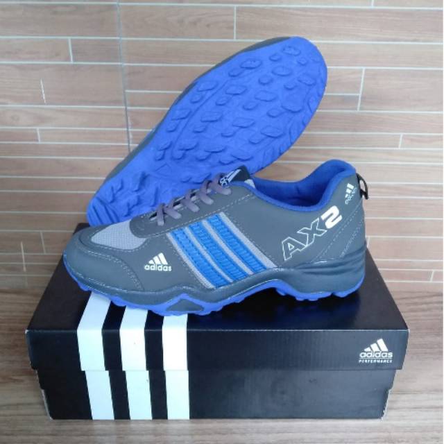 Sepatu adidas AX2