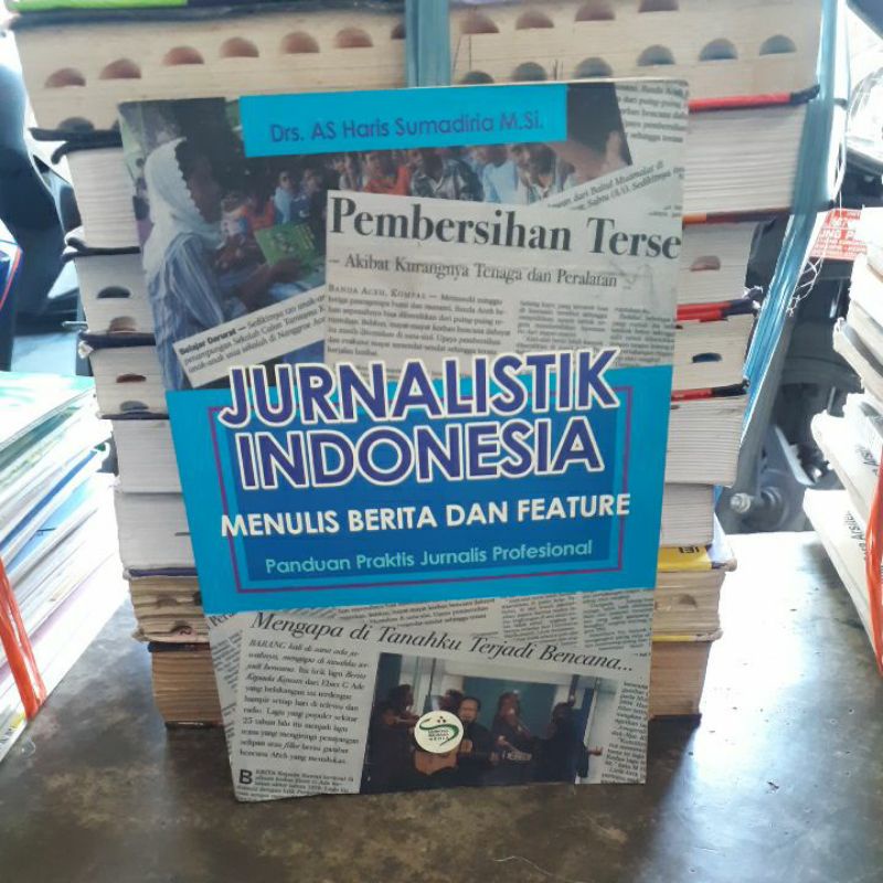 

BUKU ORIGINAL JURNALISTIK INDONESIA