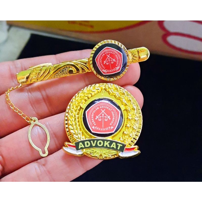 PIN PERADIN DAN JEPIT DASI PERADIN ADVOKAT