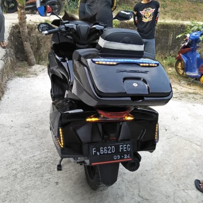pcx body Modifikasi PCX NEW FULL GOLDWING (Hitam Glossy) version New