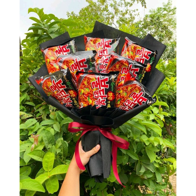 

BUKET SAMYANG KEREN UNIK BESAR/paket/bingkisan Snack Ulang Tahun/Ultah/ Wisuda/Kado/Hadiah Pacar/sahabat/Sidang skripsi/seminar/santunan anak yatim