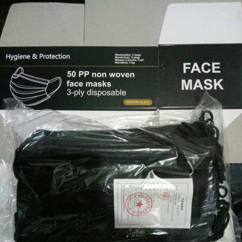 MASKER HITAM 3 PLAY MEDIOCARE/ 1 BOX ISI 50 PCS