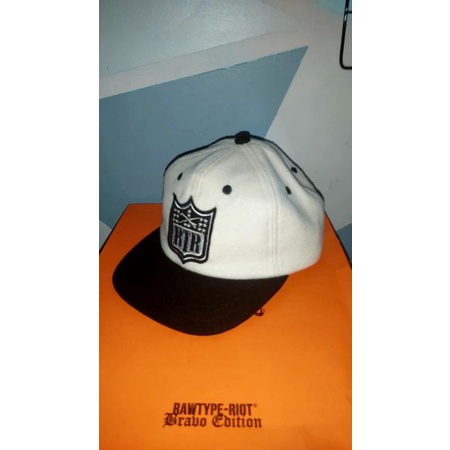 CAP RAWTYPE RIOT BASED RTR WHITE//TOPI RAWTYPE RIOT BASED RTR WHITE