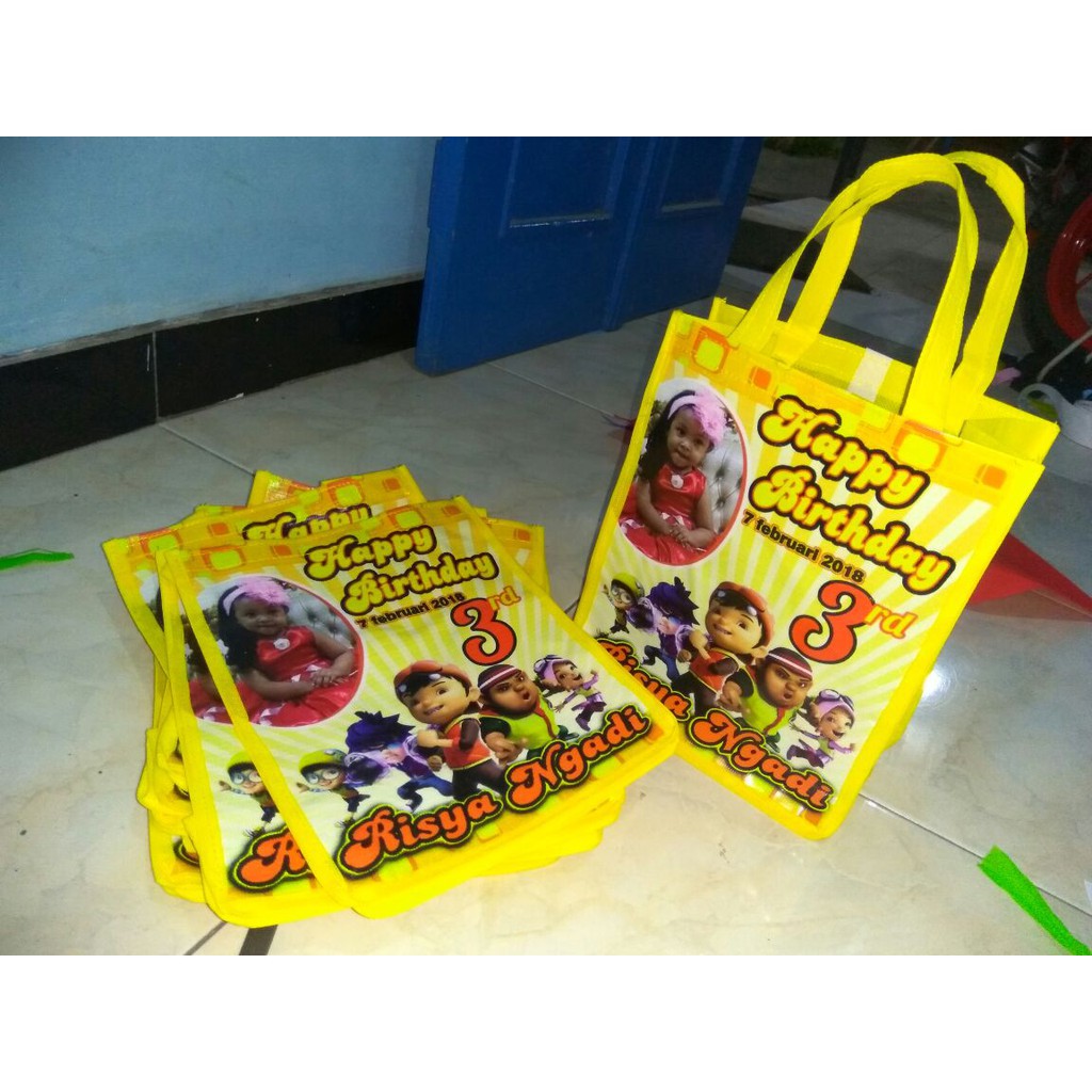 

Lnkshop Tas Uk B 20x10x25cm Souvenir ulang tahun anak /souvenir tas ultah anak/goodieBag MOTIF BEBAS