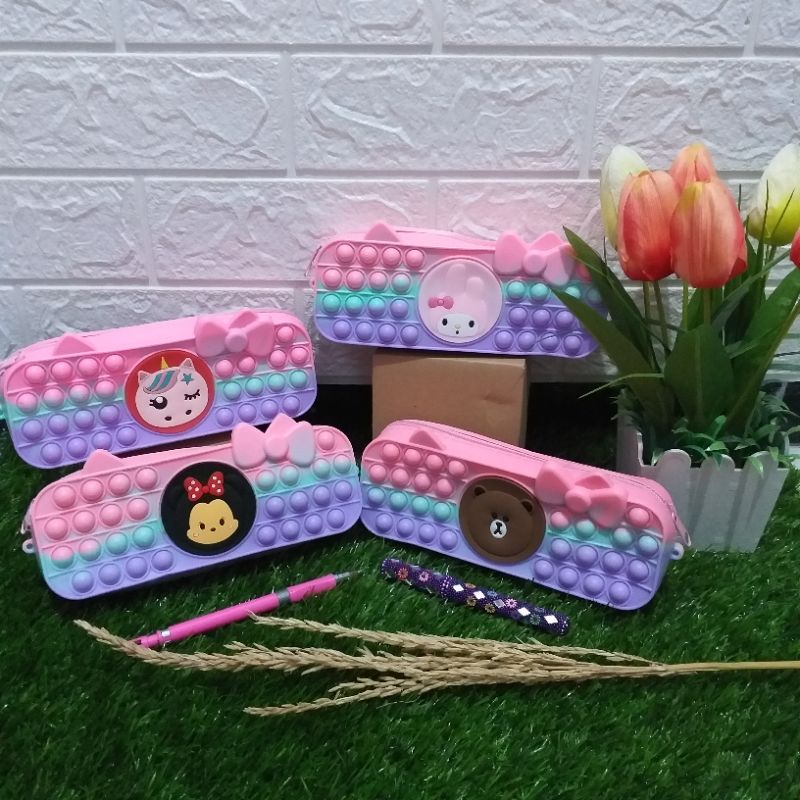 

Kotak Pensil Pop It (Depan Belakang Pop It)