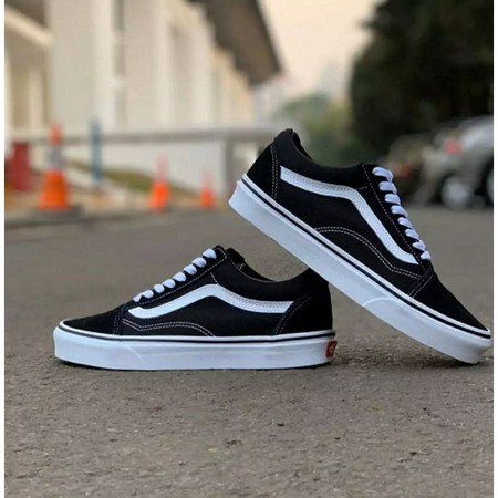 SEPATU PREMIUM- SEPATU OLDSKOOL BLACK WHITE - SNEAKERS V4NS OLD SKOOL PREMIUM MURAH BERKUALITAS !!