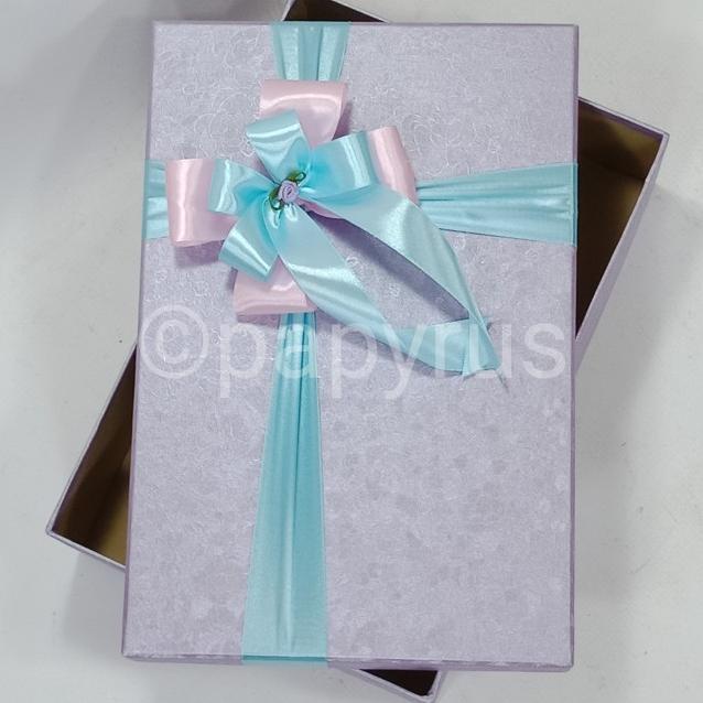 

PAPYRUS 20X30 TINGGI 15CM KOTAK KADO GIFT BOX