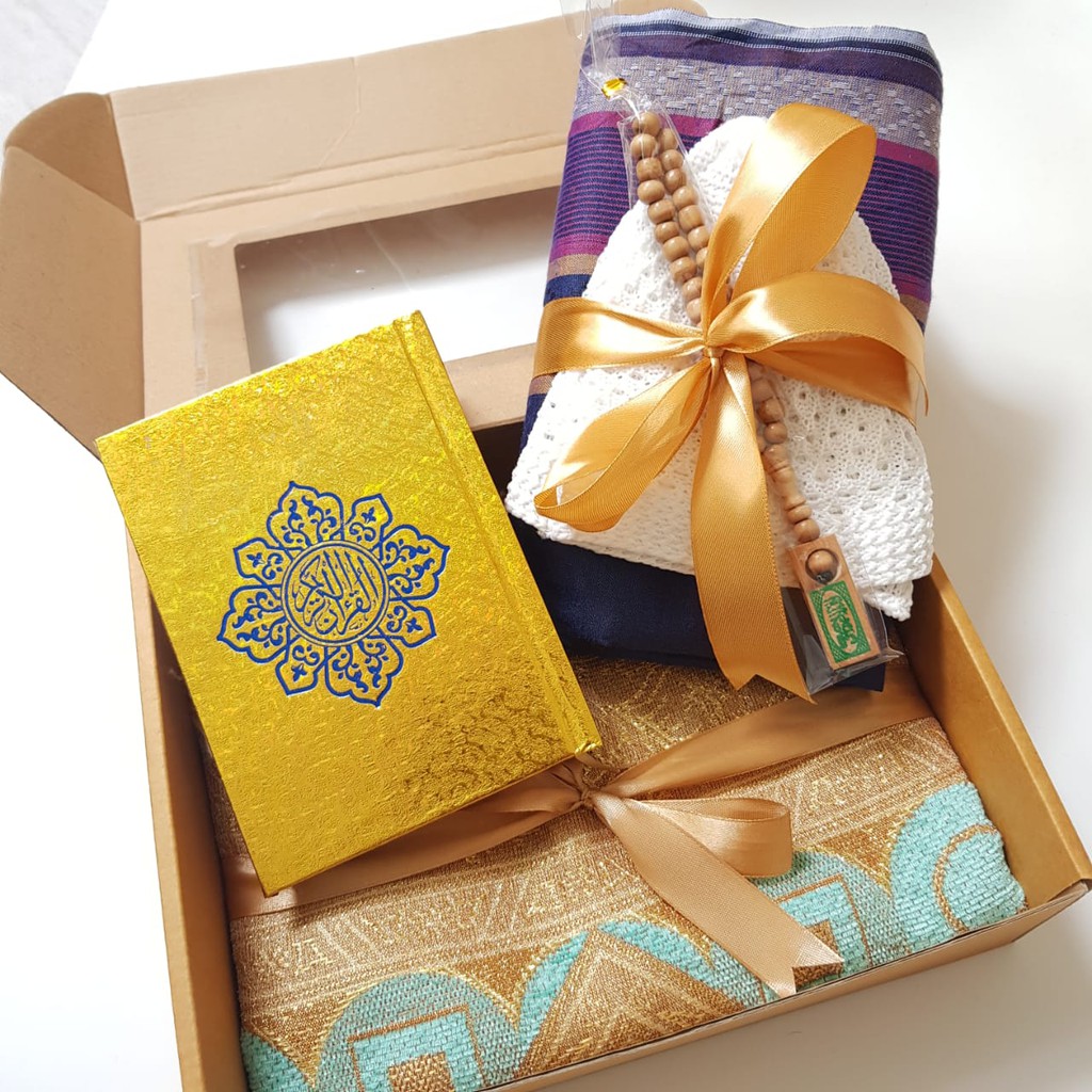 [5IN1] HAMPERS KADO COWOK PARCEL/HAMPERS 5 IN 1 ALQURAN SAJADAH SARUNG BROS TASBIH PECI KADO SOUVENIR HADIAH LEBARAN