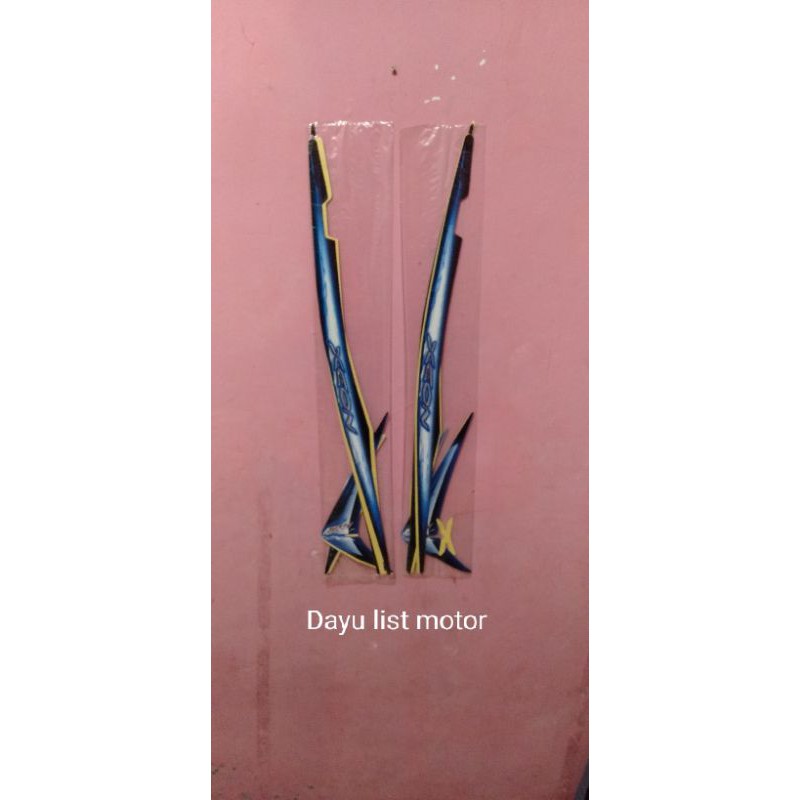 striping xeon 2010 hitam biru