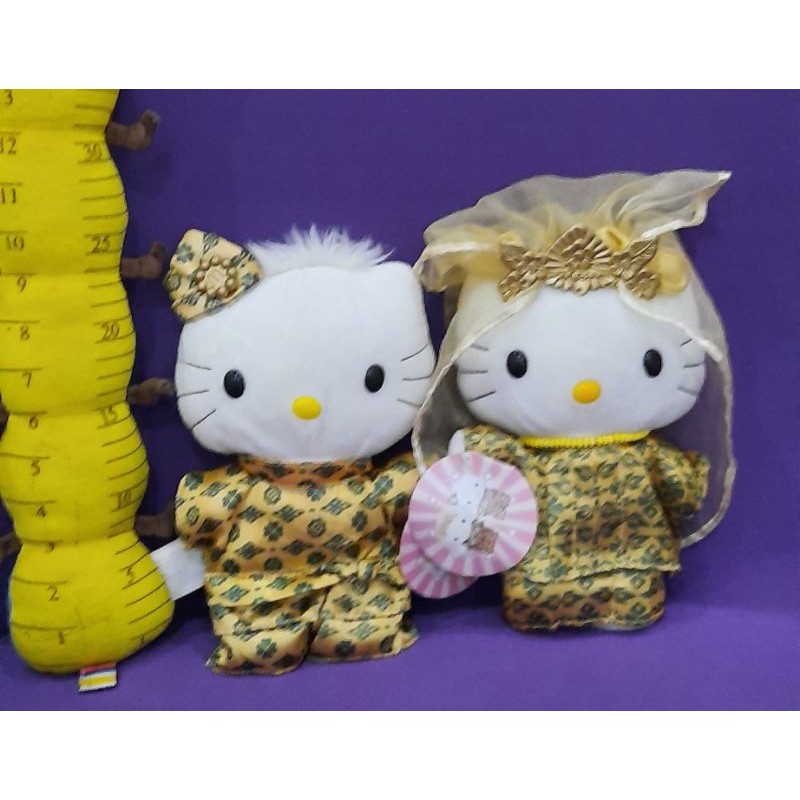 Boneka Hello kitty pengantin cina