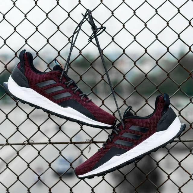 adidas questar trail maroon