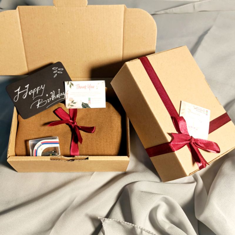 

HAMPERS HIJAB MURAH // KADO ULANG TAHUN //HAMPERS KEKINIAN