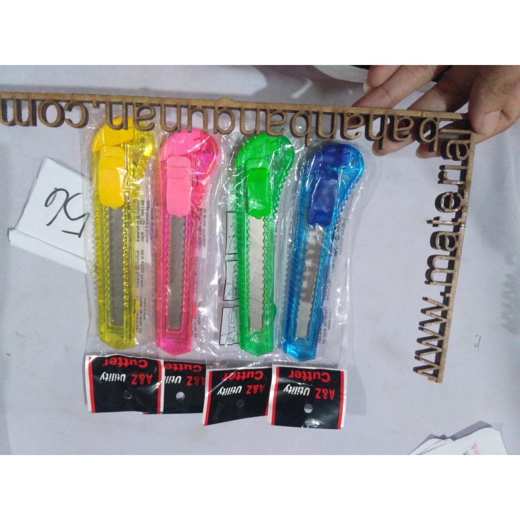 

pisau cutter warna warni bening 6 inch pemotong kertas plastik kecil tajam DISKON7