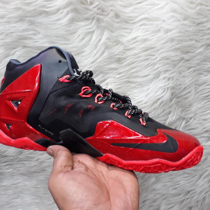 Sepatu Basket Nike Lebron 11 Away Tikitokok