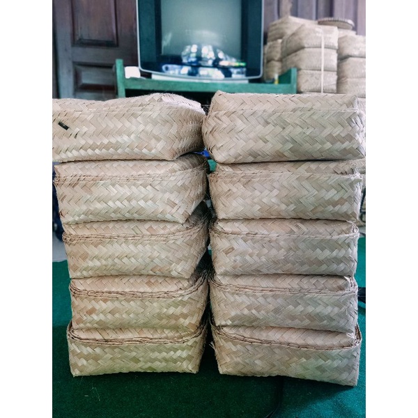 

[ Halodul ] ( Sepasang = 2pcs )Besek bambu 25x25 box nasi Hampers Besek Murah & Berkualitas