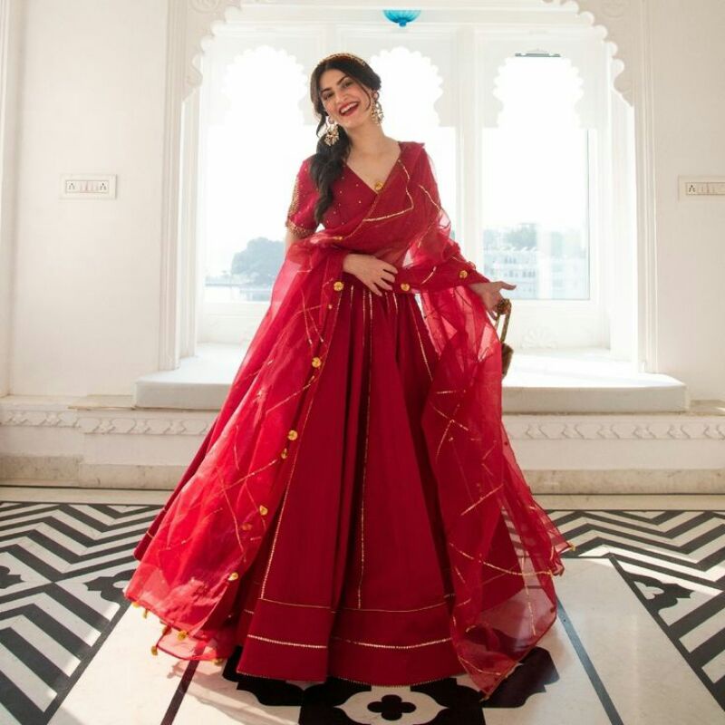 lehenga india cantik / lehenga lengan ballon