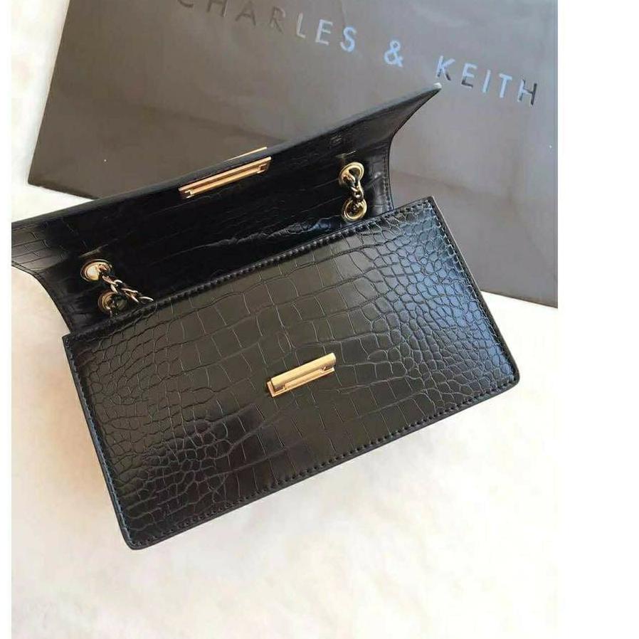 Laris woden boxy croco chain sling bag C&K #8817 GHG