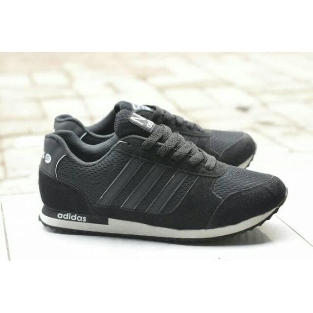 SEPATU SPORT ADIDAS HITAM POLOS SEPATU SEKOLAH