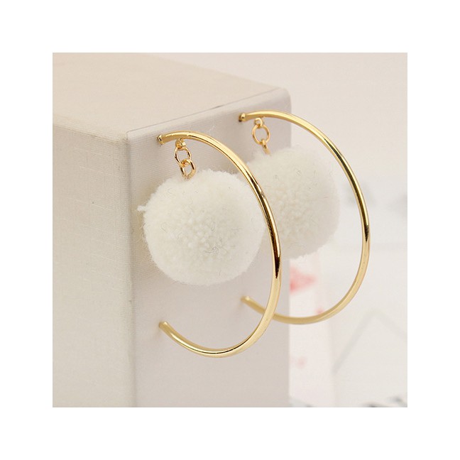 LRC Anting Tusuk Personalized  Circular Ring&amp;fuzzy Ball Decorated Pom Earrings