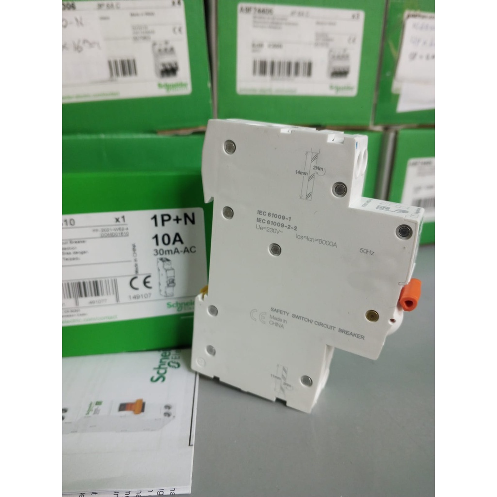 SCHNEIDER RCBO-SLIM DOMAE 1P+N-30mA 10A DOM12521 / DOMD01610