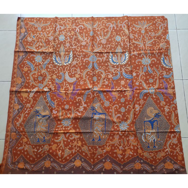 Batik Tulis Solo Motif Wayang