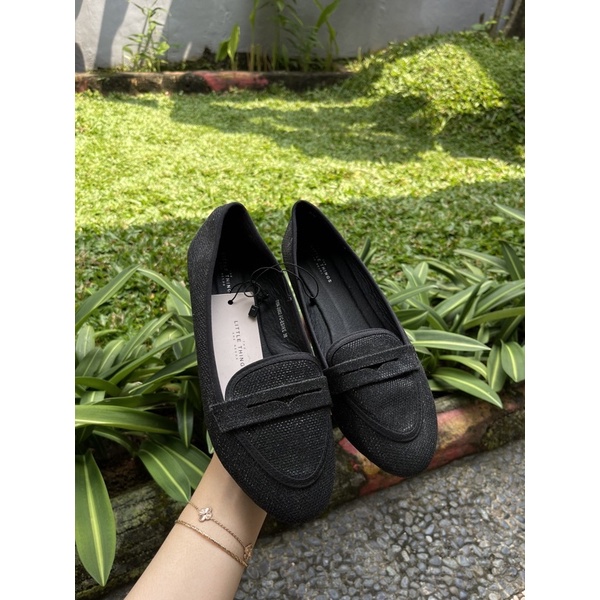 NEW The Little things she needs FLAT SHOES bukan Buttonscarves preloved