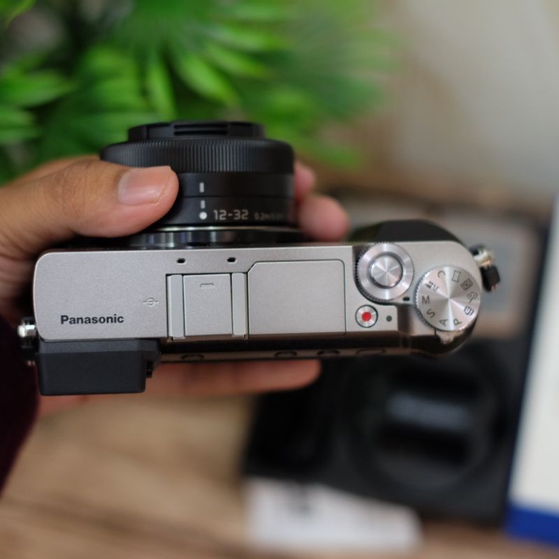 Lumix GX85 fullset like new body only